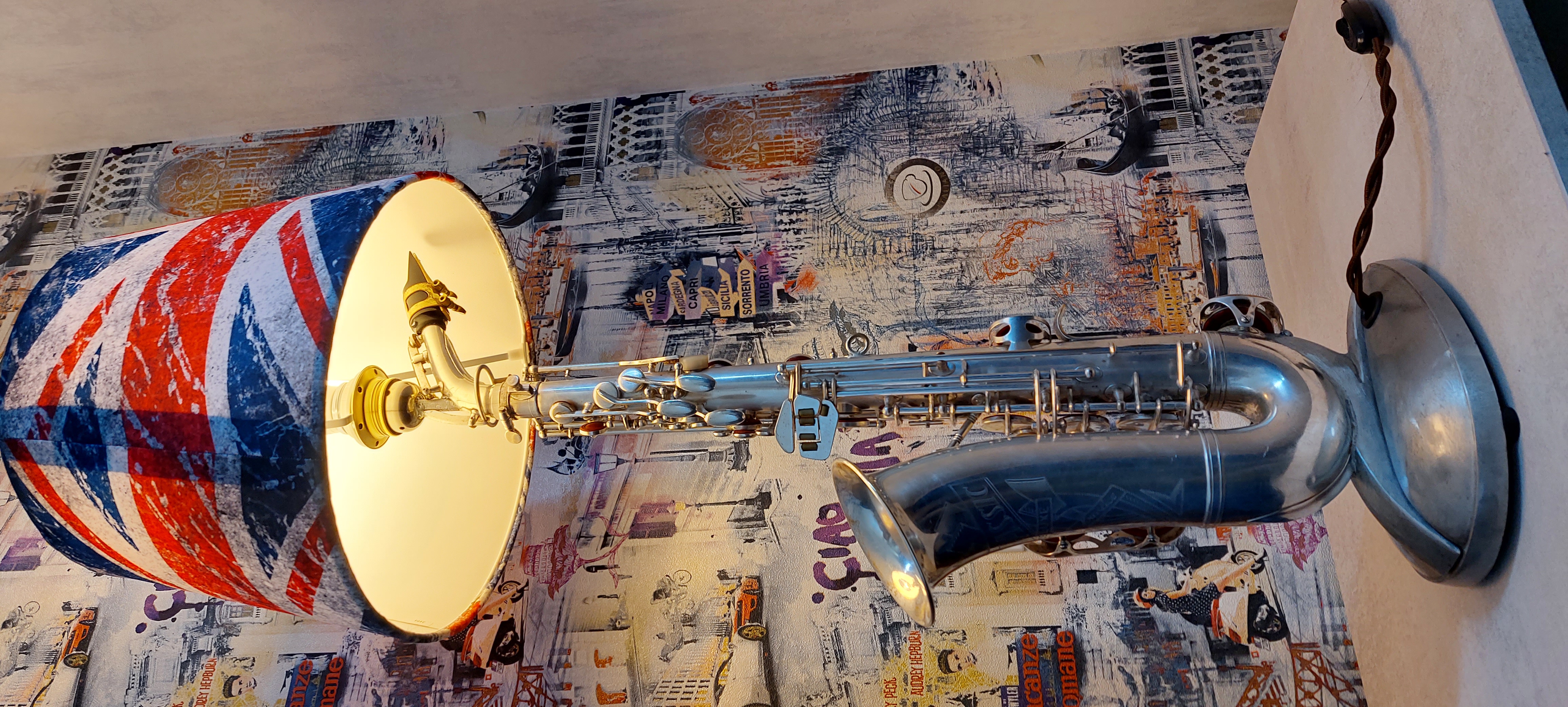 Настольная лампа